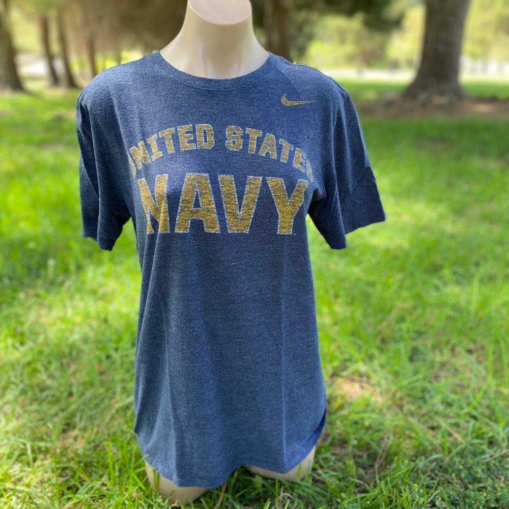 Nike Navy ~Men’s Medium blue Navy graphic T-Shirt